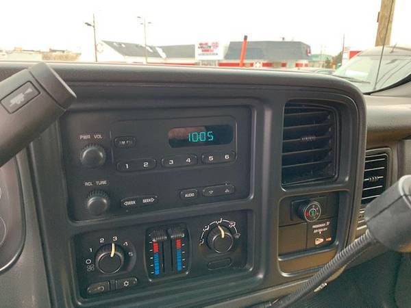 2006 GMC C-3500 ENCLOSED UTILITY SERVICE TRUCK READY F - cars & for sale in Massapequa, CT – photo 24