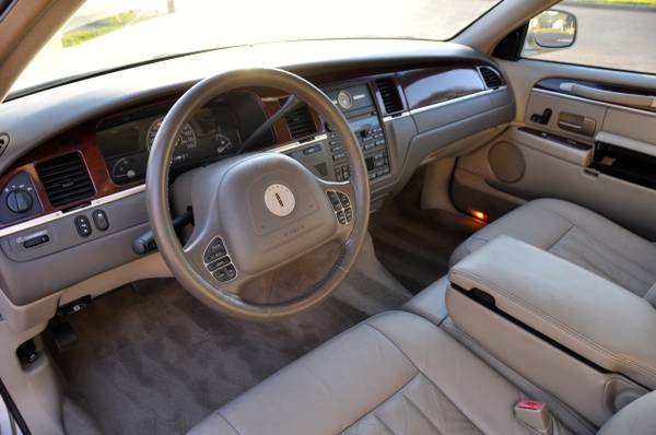 2004 Lincoln Town Car Signature 82K Drives Excellent PA Inspected for sale in Feasterville Trevose, PA – photo 10