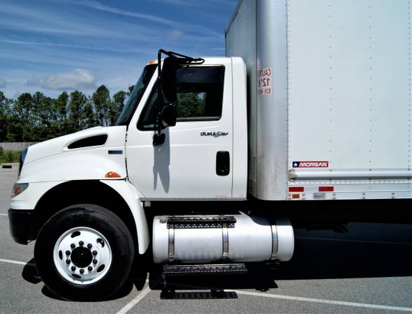 2012 International 4300 26ft Box Truck DT466 A/T Side Door Air Ride for sale in Emerald Isle, FL – photo 16