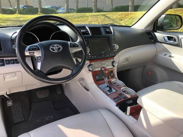2011 Toyota Highlander Limited 4WD - Clean title, Third Row for sale in Kirkland, WA – photo 12
