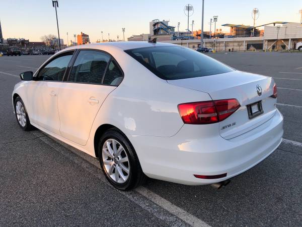 Gas Saver 15 VW Jetta Compact Sedan Excellent condition! White & for sale in Brooklyn, NY – photo 2