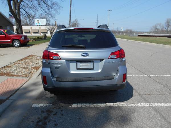 2010 Subaru Outback Premium Clean - - by dealer for sale in Mishawaka, IN – photo 4