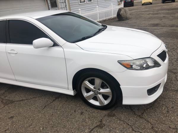 2011 Toyota Camry SE 4 door *CLEAN* DRIVES GREAT! SHARP! - cars &... for sale in Grand Ledge, MI – photo 10