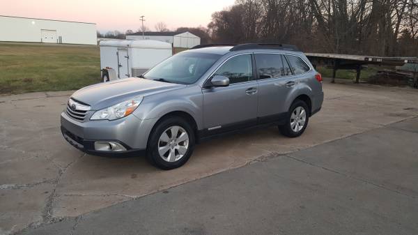 2010 subaru outback 2.5 wagon - cars & trucks - by owner - vehicle... for sale in Hudsonville, MI – photo 2