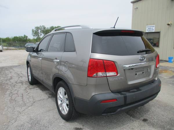 2012 Kia Sorento Loaded 3rd row as low as 2000 down and 99 a week for sale in Oak Grove, MO – photo 7