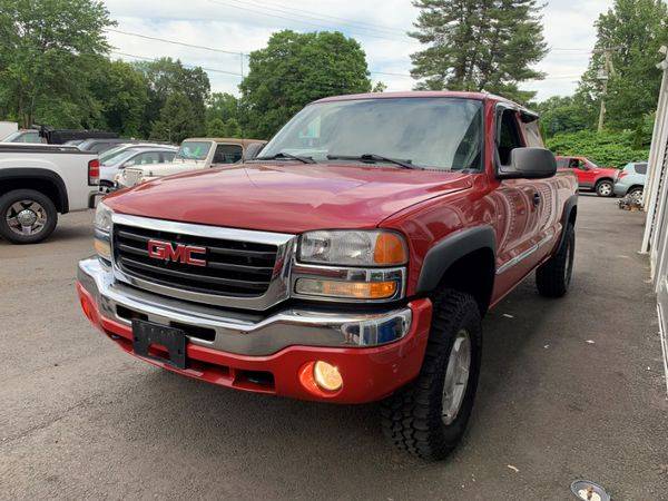2006 GMC Sierra Crew Cab 4WD Z71 Package Guaranteed Approval !! for sale in Plainville, CT – photo 4