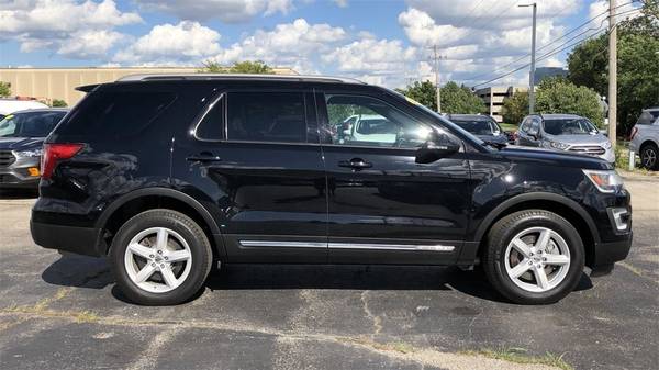 2017 Ford Explorer XLT for sale in Schaumburg, IL – photo 10