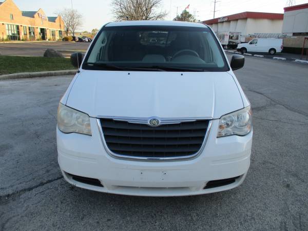 2008 CHRYSLER TOWN AND COUNTRY - cars & trucks - by owner - vehicle... for sale in Highland Park, IL – photo 6