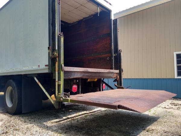 1998 CHEVY C6500 WITH 3000 LB MAXON LIFTGATE - - by for sale in Greenwood, DE – photo 11