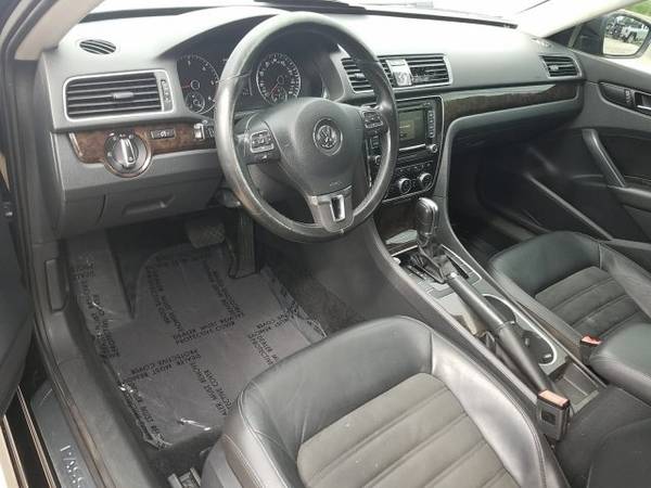 2014 Volkswagen Passat TDI SEL Premium SKU:EC042264 Sedan for sale in Amarillo, TX – photo 10