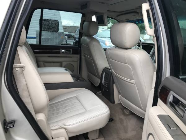 2004 LINCOLN NAVIGATOR LOADED SPECIAL PICE for sale in Eugene, OR – photo 9