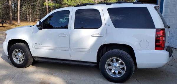2010 Chevrolet Tahoe LT 4X4 excellent car fax history and leather for sale in Spirit Lake, WA – photo 3