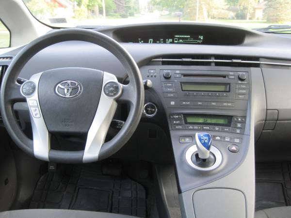 2010 Toyota Prius III Good Condition for sale in Berrien Springs, IN – photo 6