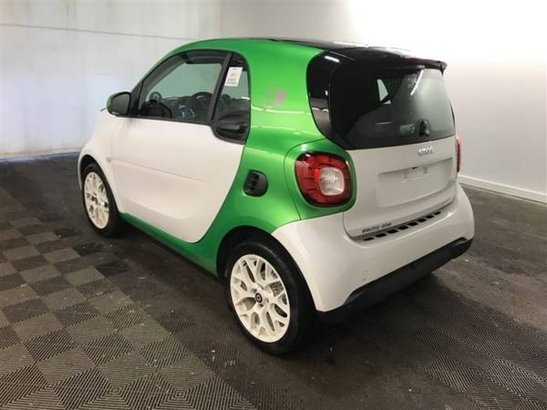 2017 Smart fortwo electric drive - cars & trucks - by dealer -... for sale in Tyngsboro, NH – photo 2