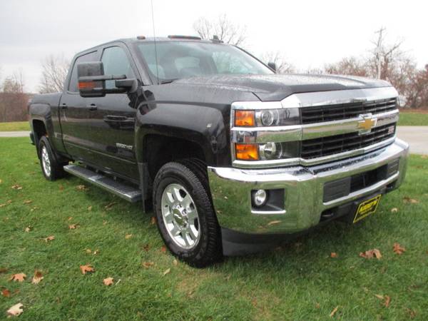2015 chevrolet 2500HD 4x4 crewcab LT - cars & trucks - by dealer -... for sale in Fort Atkinson, WI – photo 4