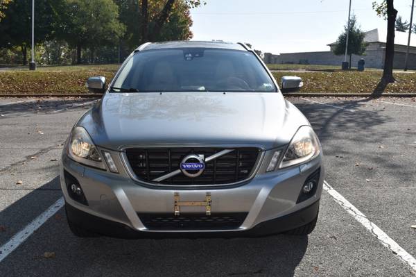 2010 Volvo XC60 AWD 4dr 3.0T w/Moonroof - cars & trucks - by dealer... for sale in Saint Louis, MO – photo 3