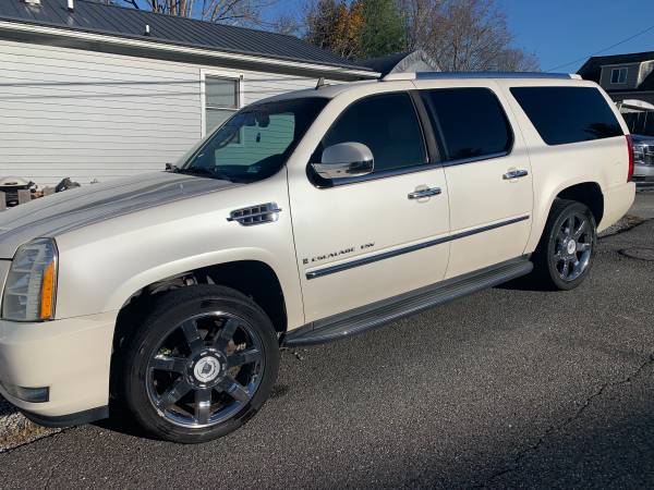 2007 Cadillac Escalade - cars & trucks - by owner - vehicle... for sale in Radford, VA – photo 2