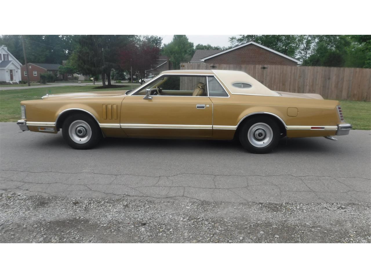 1977 Lincoln Mark V for sale in Milford, OH – photo 2