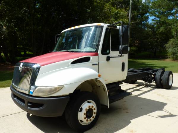 2009 International 4300 Cab & Chassis Truck DT466 Turbo Diesel Auto for sale in Duluth, GA – photo 2