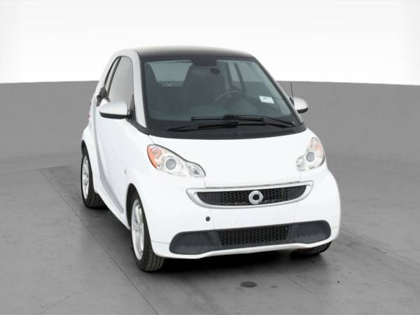 2013 smart fortwo Pure Hatchback Coupe 2D coupe White - FINANCE... for sale in Atlanta, GA – photo 16