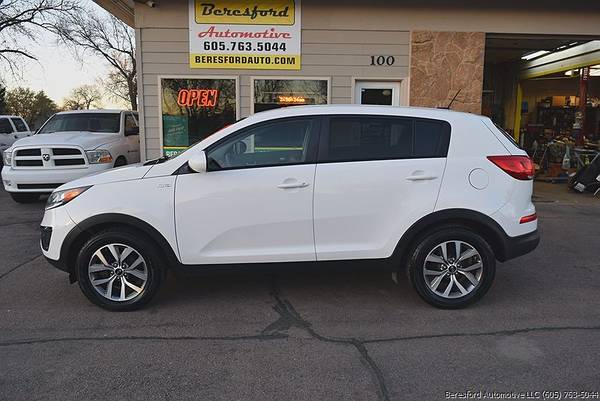 2014 Kia Sportage ~ AWD, Remote Start, Sharp!! - cars & trucks - by... for sale in Beresford, SD – photo 2