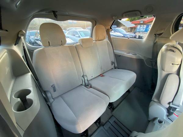 2012 TOYOTA SIENNA LE / CLEAN TITLE / NO ACCIDENT / 1 OWNER - cars &... for sale in Los Angeles, CA – photo 12