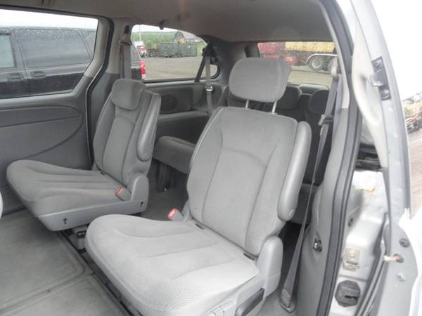 2006 Chrysler Town & Country - cars & trucks - by dealer - vehicle... for sale in Dorchester, WI – photo 6
