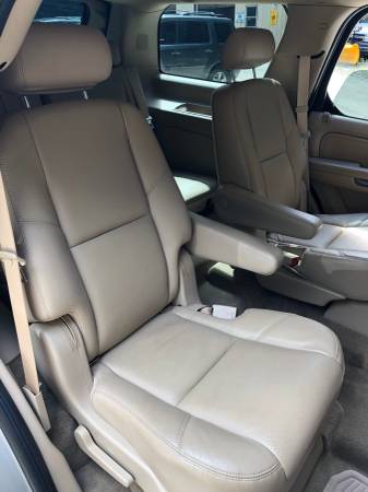 2009 Cadillac Escalade, Only 104K Miles, Navigation, Roof, Very for sale in New Gloucester, ME – photo 19