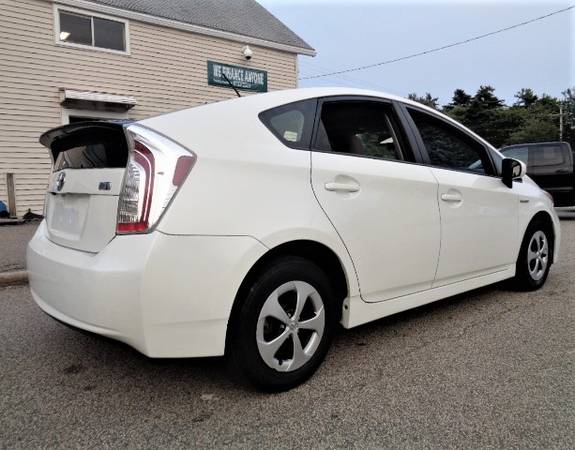 2015 Toyota Prius IV Four All Power Great on Gas Clean IPOD Hybrid for sale in Hampton Falls, MA – photo 4