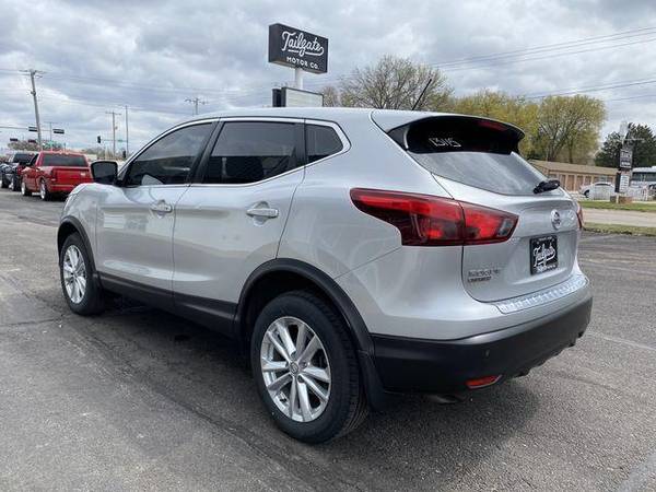 2018 Nissan Rogue Sport S (2018 5) Sport Utility 4D Family Owned! for sale in Fremont, NE – photo 5