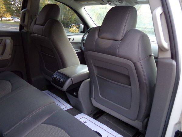 2010 Chevrolet Chevy Traverse LT2 AWD for sale in Cleveland, OH – photo 23