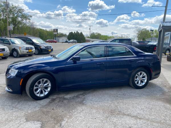 2016 Chrysler 300 4dr Sdn Limited RWD - - by dealer for sale in CENTER POINT, IA – photo 5