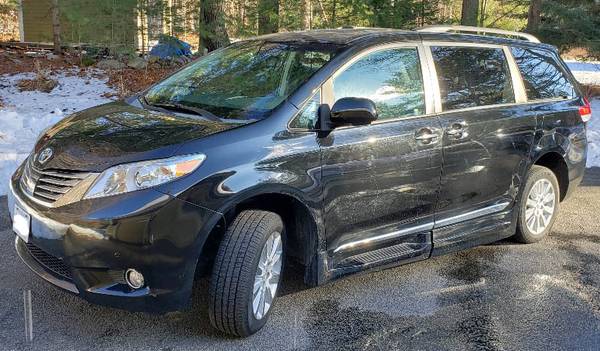 2012 Toyota Sienna Limited BraunAbility wheelchair mobility package for sale in Easton, MA – photo 2
