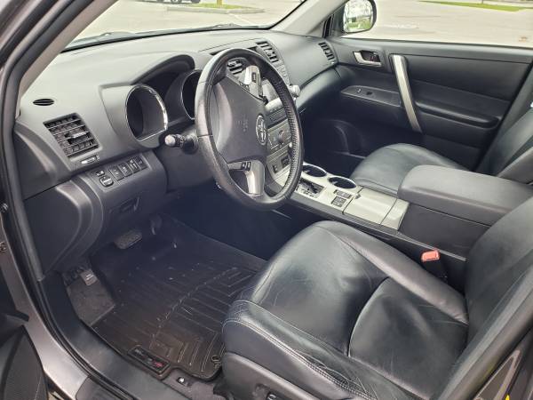 2011 Toyota Highlander for sale in Rochester , NY – photo 7