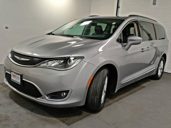 2017 Chrysler Pacifica Touring L Financing Options Available!!! -... for sale in Libertyville, IL – photo 3