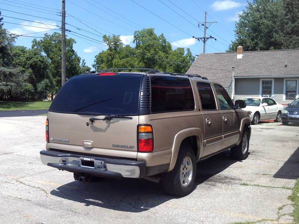 2005 Chevy Suburban LT 4X4 for sale in Mansfield, OH – photo 6