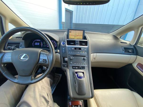 2010 Lexus HS 250h, Navi, Clean Title, Low Miles, 36+ MPG, WOW -... for sale in Lakewood, CO – photo 16
