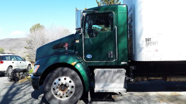 Kenworth Box Truck with power lift gate for sale in Windham , NY – photo 2