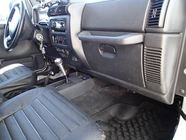 2005 Jeep Wrangler 6 cyl, auto, 4 inch lift, Hardtop, 75,000 miles for sale in Chicopee, MA – photo 17