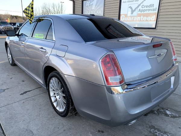 2014 Chrysler 300 4dr Sdn RWD - - by dealer - vehicle for sale in Chesaning, MI – photo 6