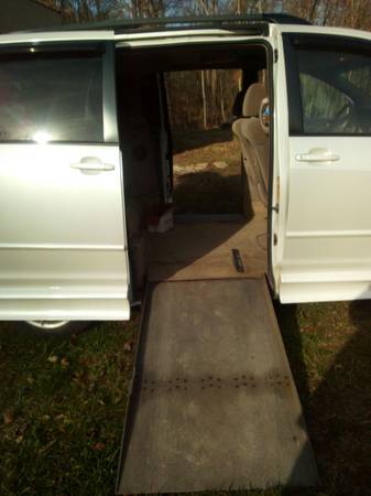 2005 toyota ramp van - cars & trucks - by owner - vehicle automotive... for sale in Logan, OH – photo 9