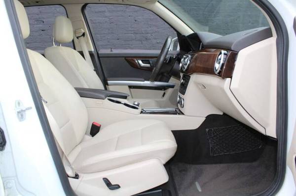 ★ 2015 MERCEDES BENZ GLK 350 4MATIC! LOADED!! WOW! OWN $269/MO! -... for sale in Great Neck, NY – photo 21