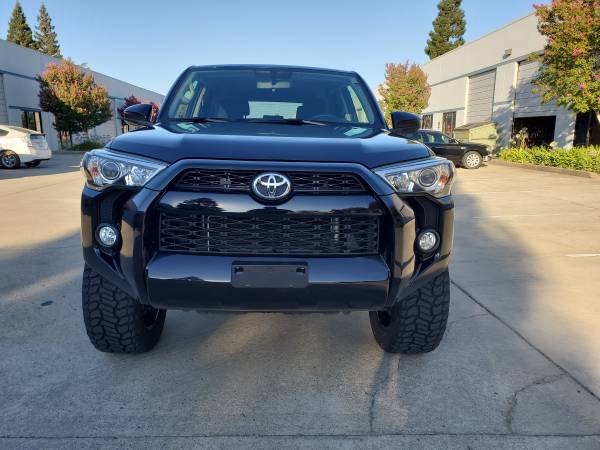 2017 TOYOTA 4RUNNER LIFTED 20S W/33, 27000 MILES for sale in Rancho Cordova, CA – photo 9
