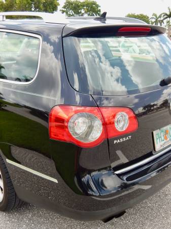 2010 VW PASSAT 2.0T WAGON AUTO BLACK ON BLACK NAVIGATION SUPER CLEAN for sale in Lake Park, FL – photo 5