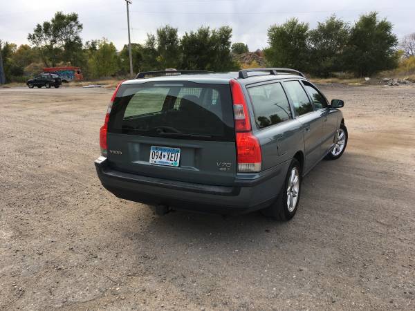 2004 Volvo V70 2.5L Turbo Wagon with Remote Start and Snow Tires for sale in Minneapolis, MN – photo 3