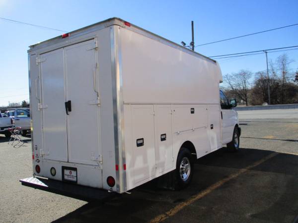 2012 Chevrolet Express Commercial Cutaway 3500, 12 FOOT ENCLOSED for sale in south amboy, WV – photo 3