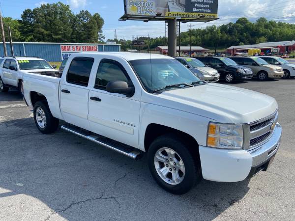 2007 Chevrolet Silverado - - by dealer - vehicle for sale in Greenbrier, AR – photo 2