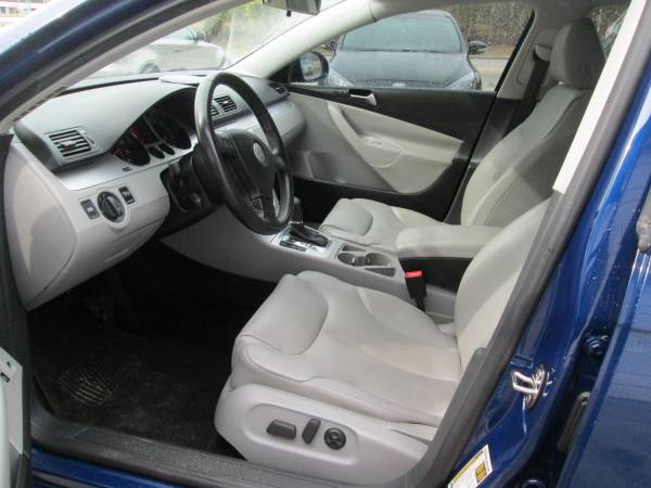 2009 Volkswagen Passat for sale in Columbia, SC – photo 2