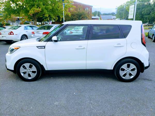 2015 KIA SOUL 1-OWNER *GAS SAVER* ⭐ + 6 MONTHS WARRANTY - cars &... for sale in Front Royal, VA – photo 2
