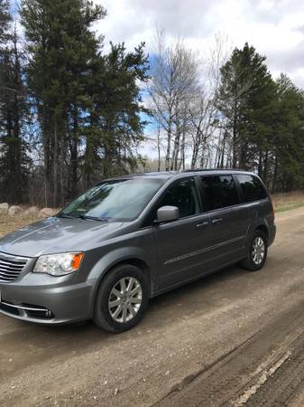 2014 Chrysler Town & Country for sale in Baudette, MN – photo 4